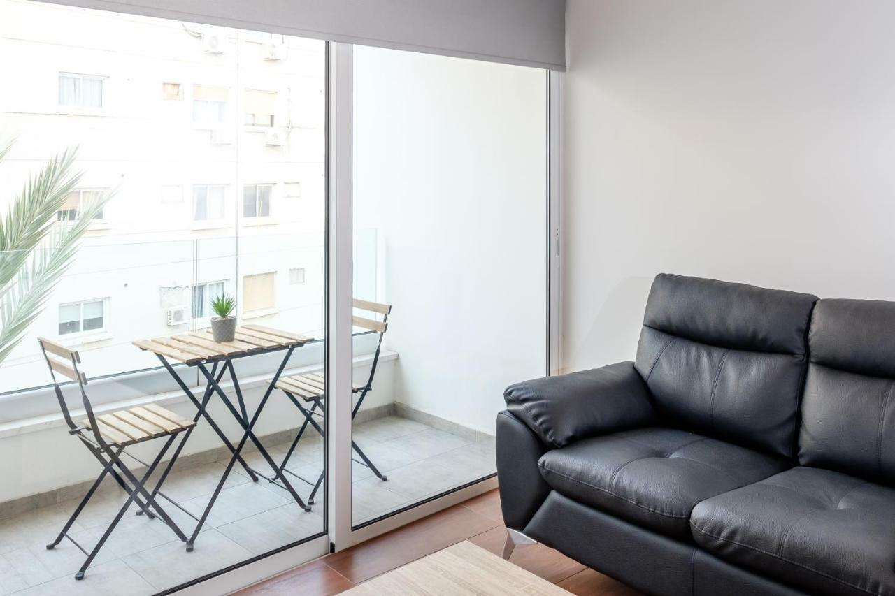The Loft Studio Apartment Larnaca Bagian luar foto