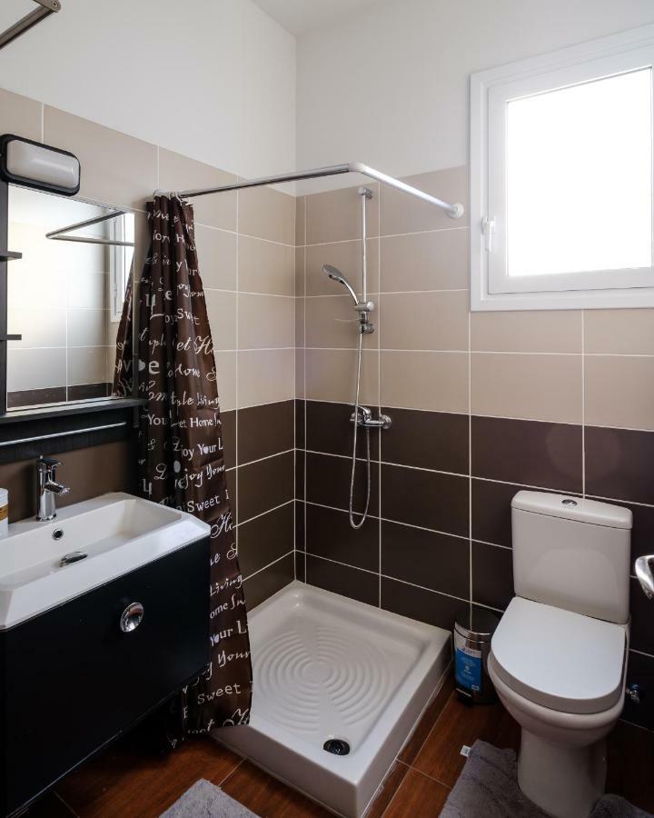 The Loft Studio Apartment Larnaca Bagian luar foto